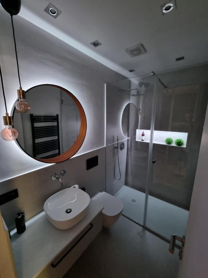Arena Design Apartments With Free Private Parking And With A Terrace PUY Exterior foto