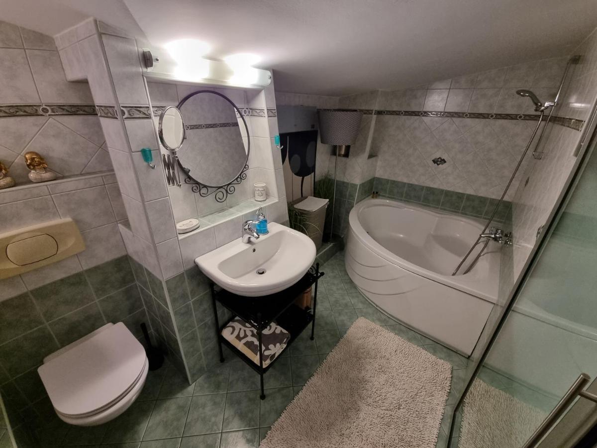 Arena Design Apartments With Free Private Parking And With A Terrace PUY Exterior foto