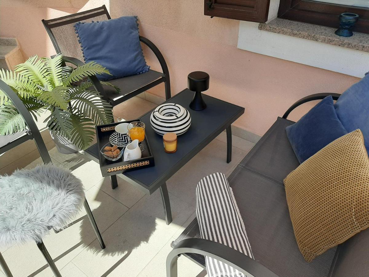 Arena Design Apartments With Free Private Parking And With A Terrace PUY Exterior foto