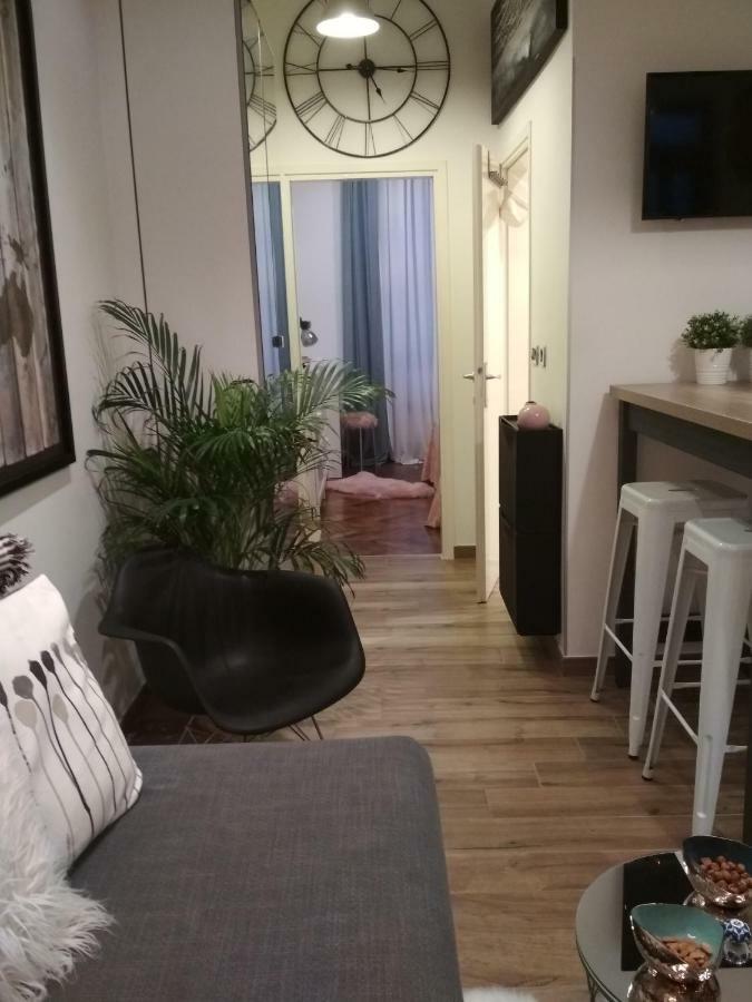 Arena Design Apartments With Free Private Parking And With A Terrace PUY Exterior foto
