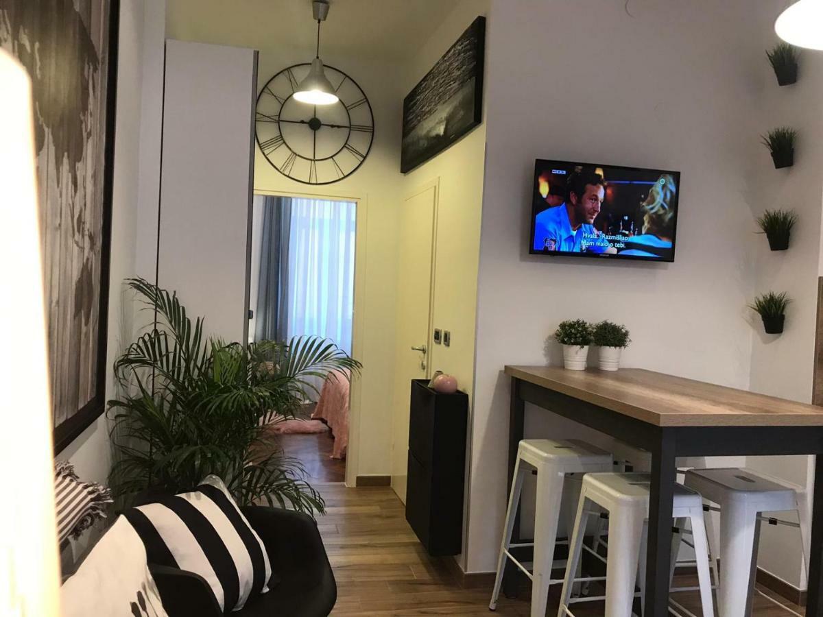 Arena Design Apartments With Free Private Parking And With A Terrace PUY Exterior foto